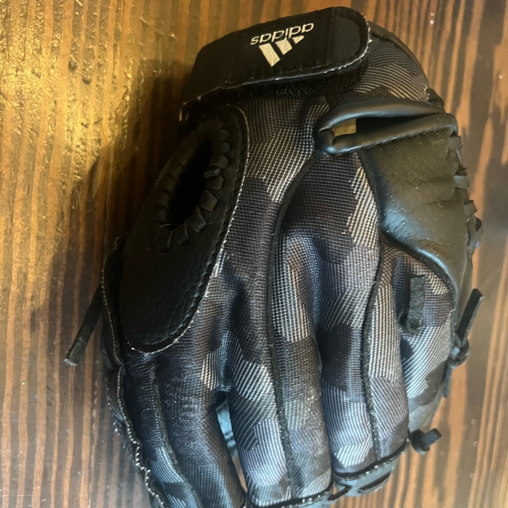 Adidas 10.5" Youth Baseball Glove
